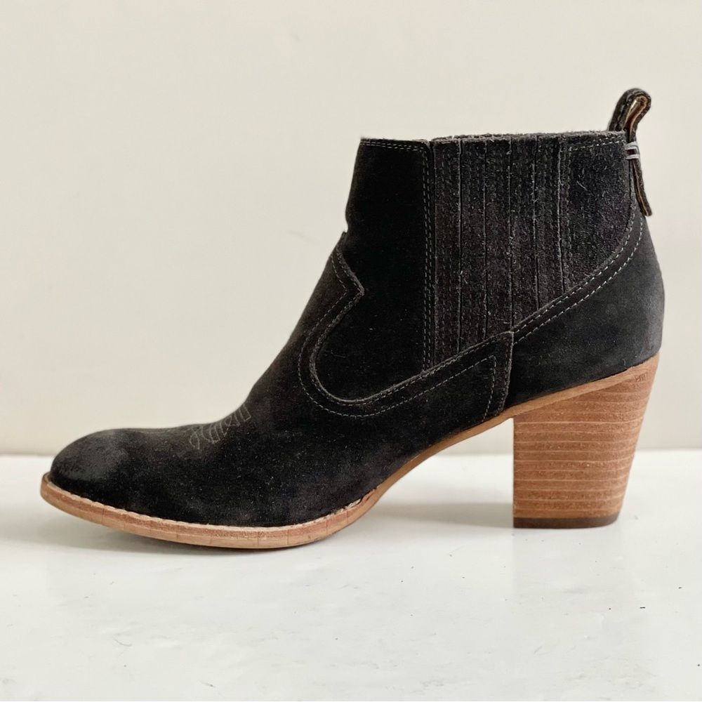 Dolce Vita Jones Suede Booties 8.5 Western Stitched Bohemian Neutral Casual Grey - Picture 3 of 12